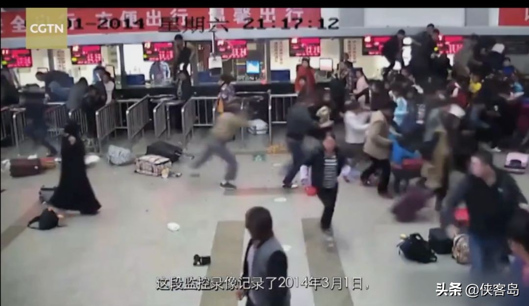 侠客岛：引众怒的厄齐尔，到底支持了什么恐怖组织？