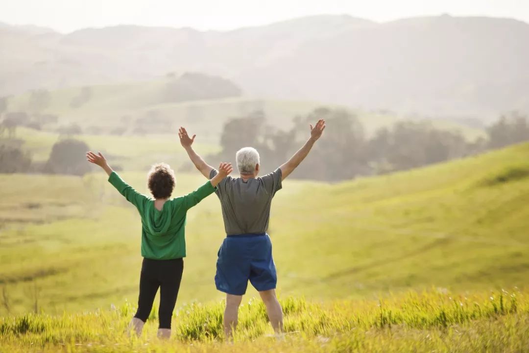 为了理所当然的熬夜，年轻人创造了花式养生｜品牌新事