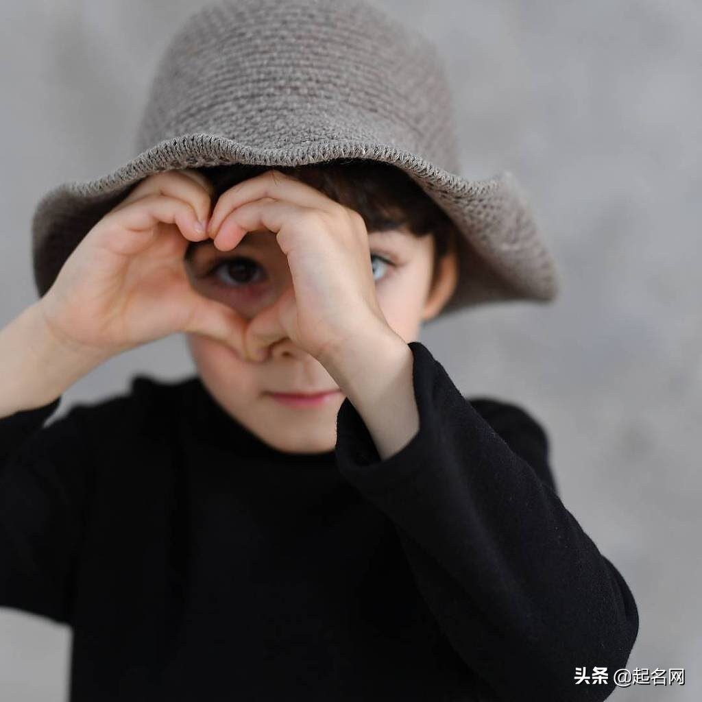 帅气中又带着一抹温柔的男孩名,帅气又温柔的男孩