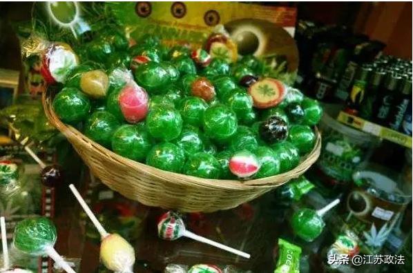 出国留学的他代购“感冒药”，却给自己戴上了*铐手**……