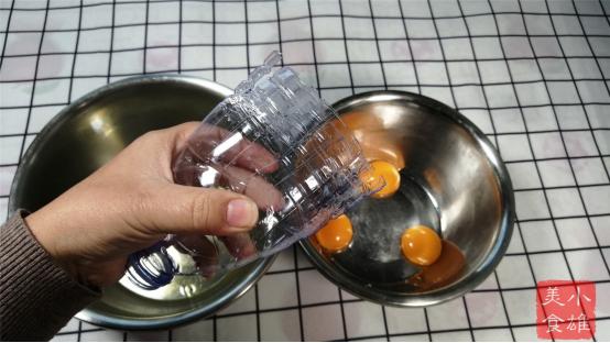 用矿泉水瓶做打蛋器要多久,矿泉水瓶打蛋器打发蛋黄