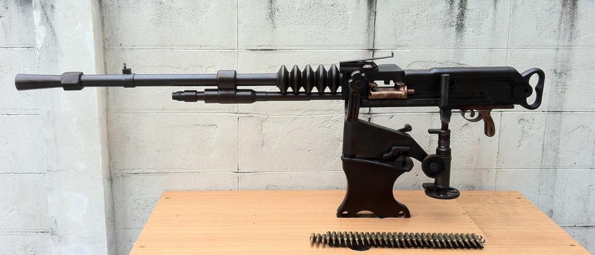 哈奇开斯1914式重机枪实弹射击,二战哈奇开斯重机枪