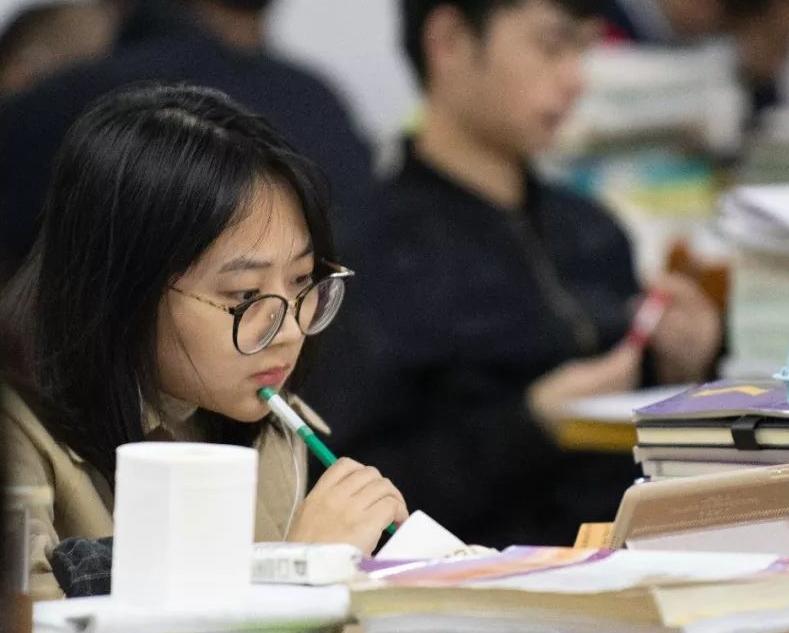 专科最好就业而且工资高的专业,专科就业前景好还容易学的专业