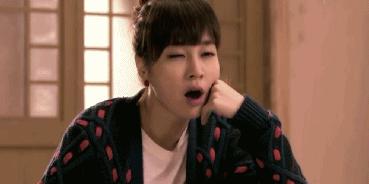 张开嘴巴“咔咔”响，牙断了？骨裂了？脱臼了？我会不会挂？