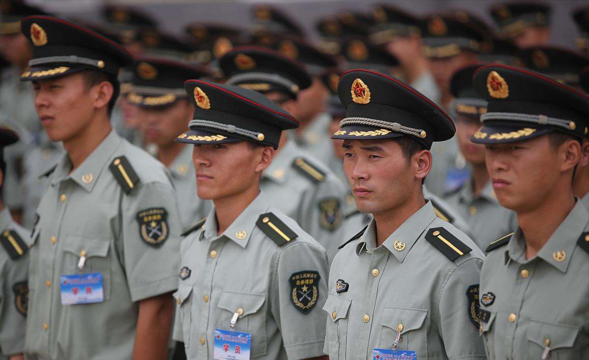 参军入伍条件男兵什么兵种好,入伍成为军官