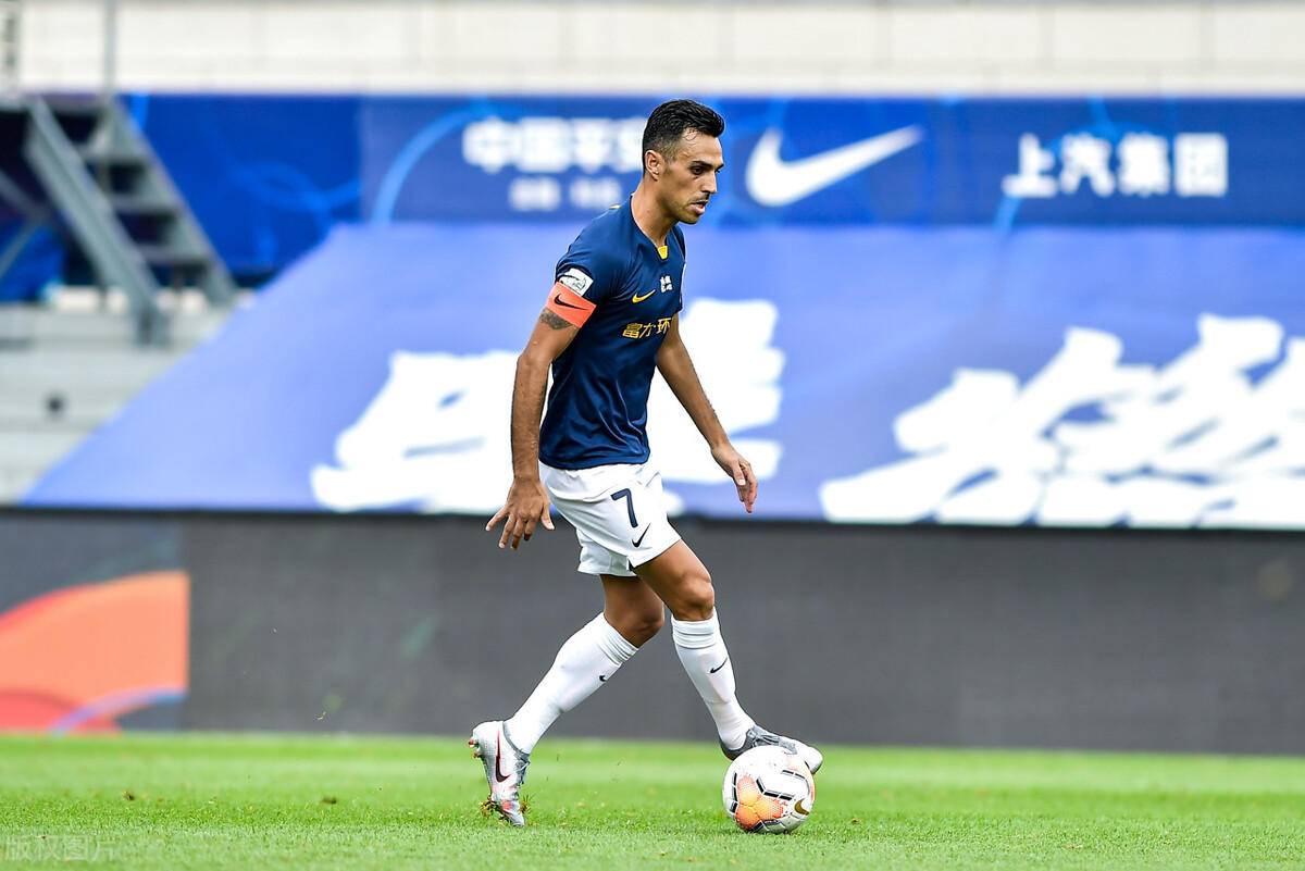 富力双喜临门，首胜+时隔890天战胜苦主大连队，范帅出现久违笑脸