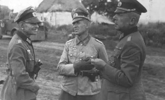 世界现代军装起源,世界历史军装