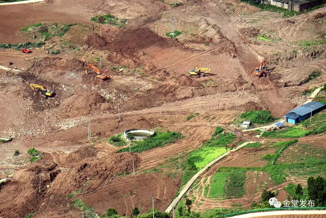 震撼500平巨幅国旗,巨型五星红旗升起