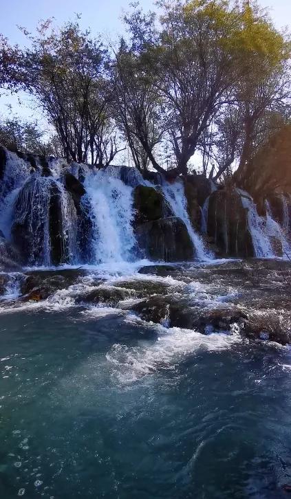 九寨更迷人,神奇的九寨景色迷人惹人醉