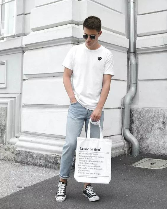 最适合搭配匡威的牛仔裤,红色高帮匡威搭白色牛仔裤韩系