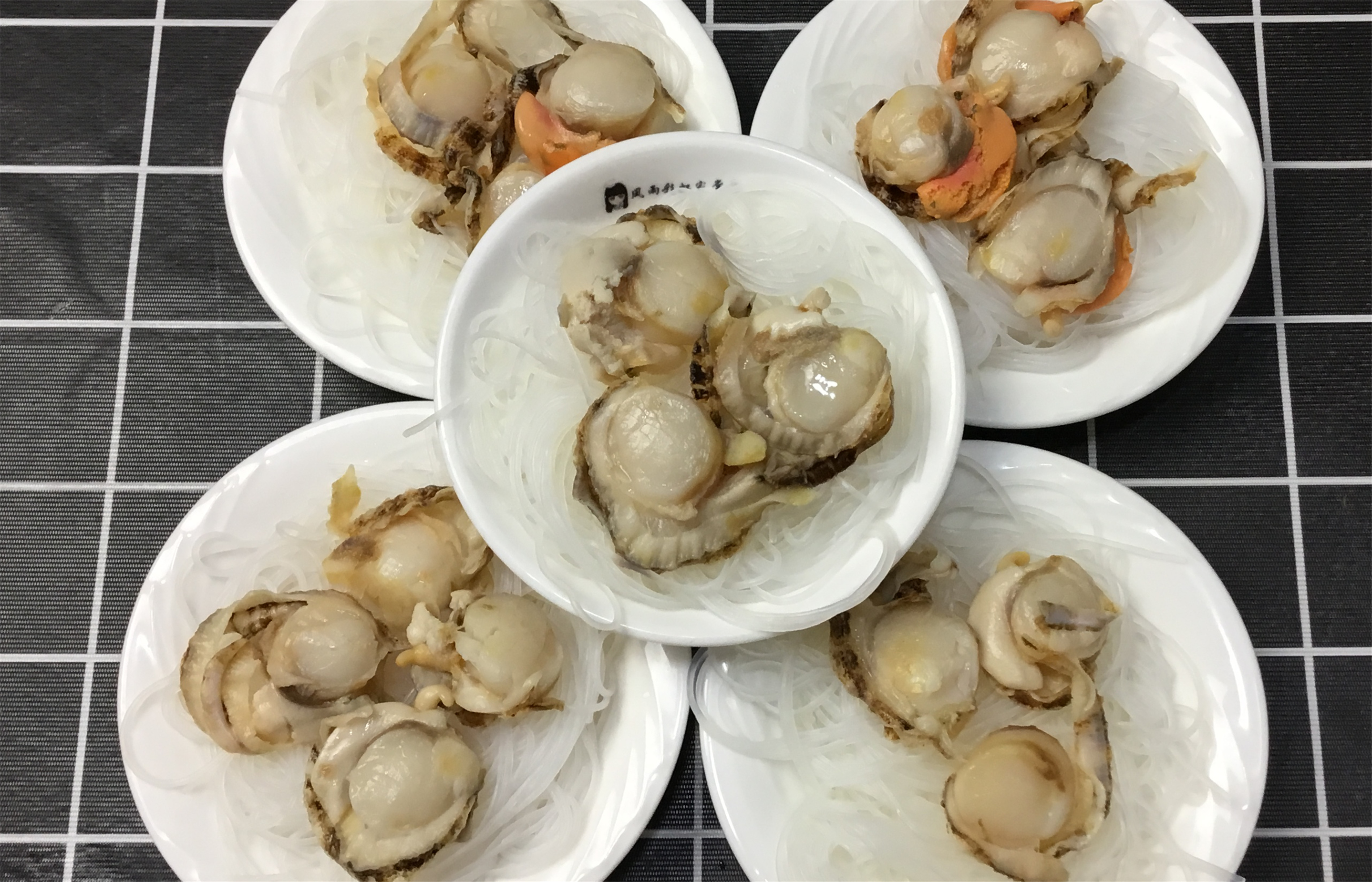 蒜蓉粉丝扇贝最正宗的做法,这才是真正的正宗蒜蓉粉丝扇贝