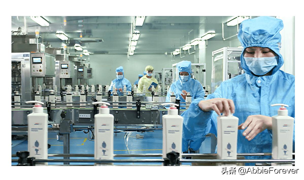 超模米兰达可儿生活照片,40岁超模米兰达可儿四胎多大了