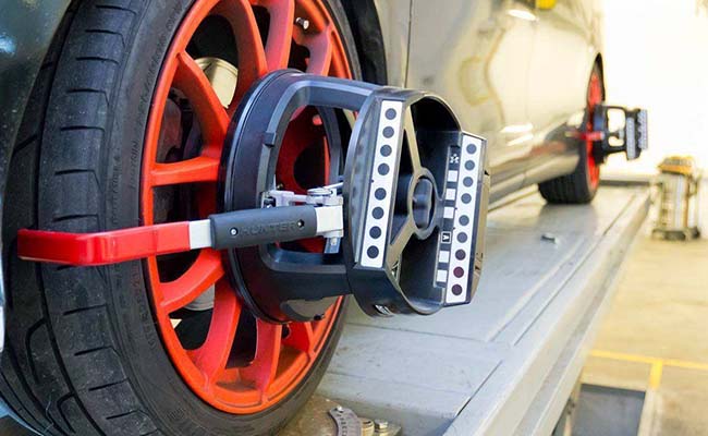 车子需不需要做四轮定位怎么判断,怎么判定车子要不要做四轮定位