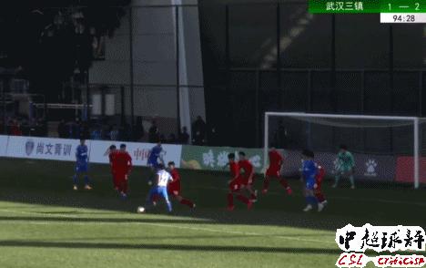 中国足球再现超奇葩1幕：国青队长记错自己黄牌数被罚出场