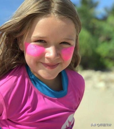 宠女狂魔上线!小贝斥资4.6亿盖新球场,颜色是女儿最喜欢的粉色