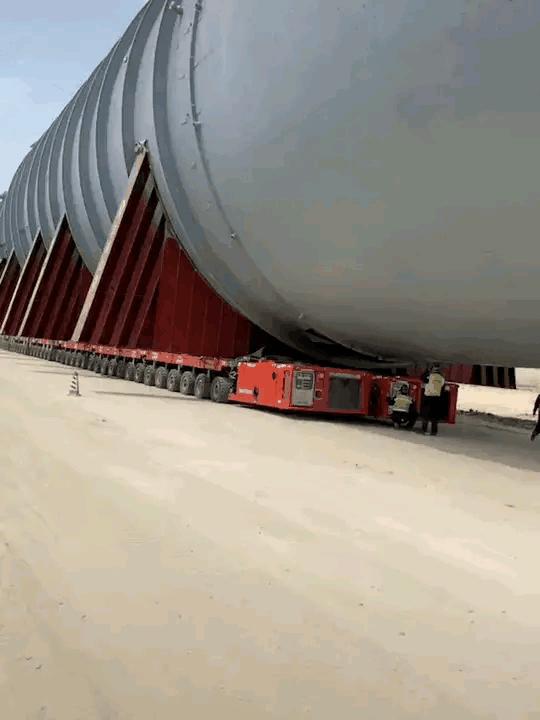 听说女生的袜子都很臭，我不信，我要试试