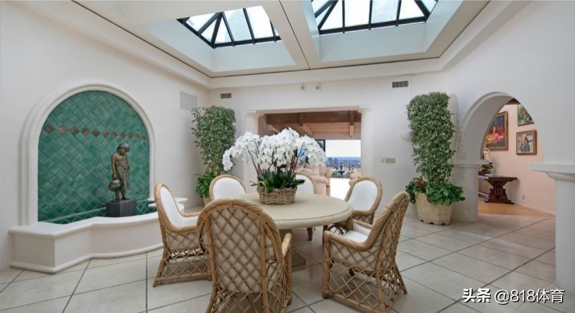 詹皇2050万美元出售洛杉矶豪宅,有钱任性湖人