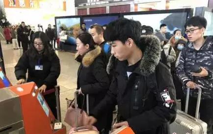 河南“水果猎人”走遍东南亚雨林，吃过600多种水果；月球上长出第一株绿芽，种子培育来自安阳丨大河早新闻