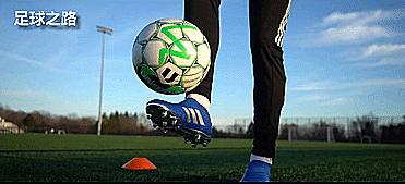 两分钟教你零基础颠球,如何练单脚旋转颠球