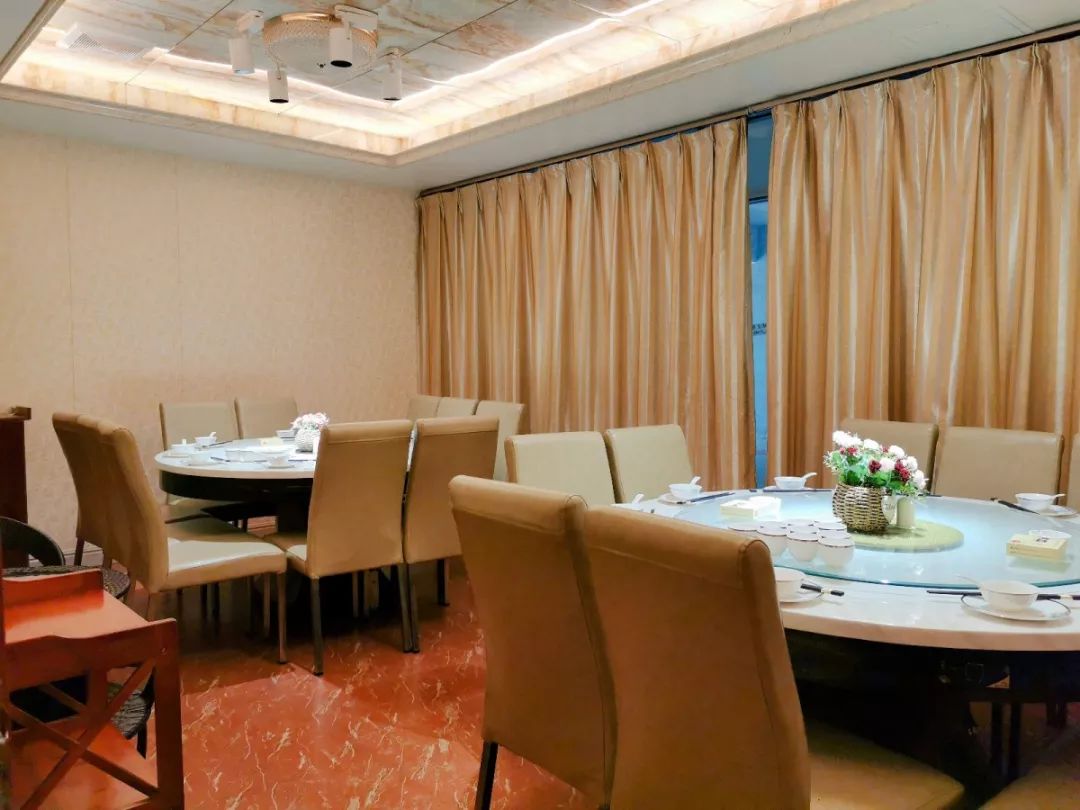 众多美味等你来吃,还等什么!仅88元抢贵阳潮汇利源海鲜酒楼套餐