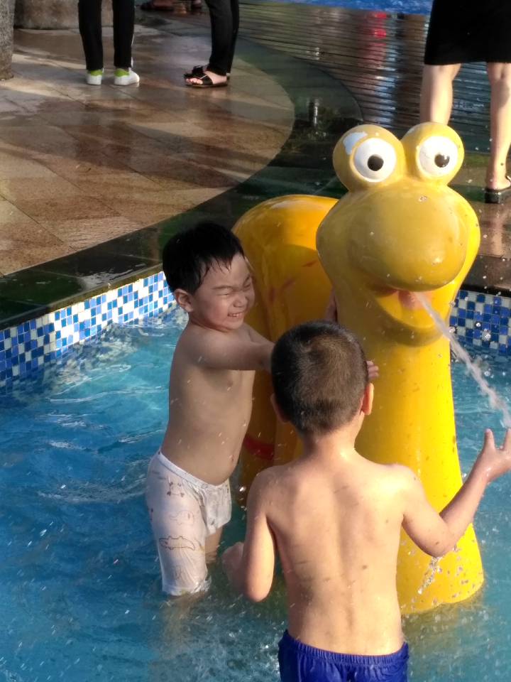 1-3岁宝宝爱玩水能阻止吗,3岁宝宝特别爱玩水