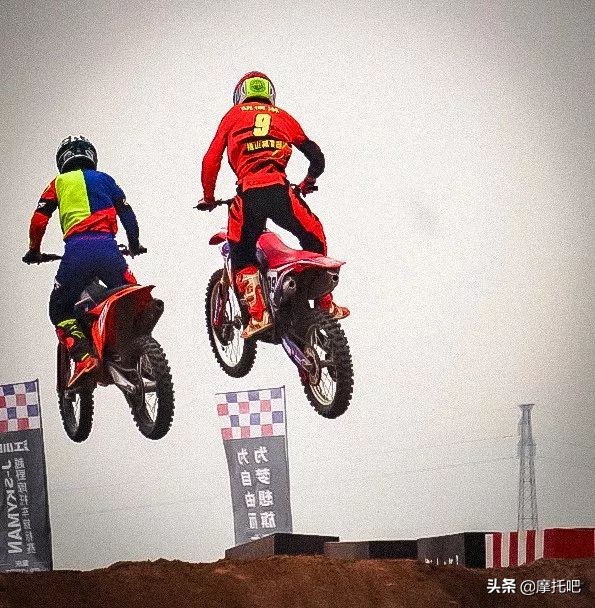 这摩托真好喝。。。不对....这酒真好骑！