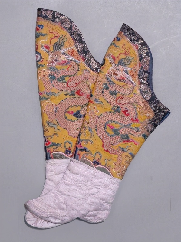 袜子竟然也有博物馆，裤袜最早竟然是给男人穿的