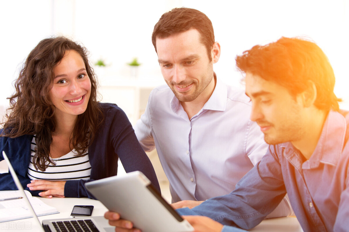 没有话说化解尴尬的最好方法,怎么解决说话聊天没话题