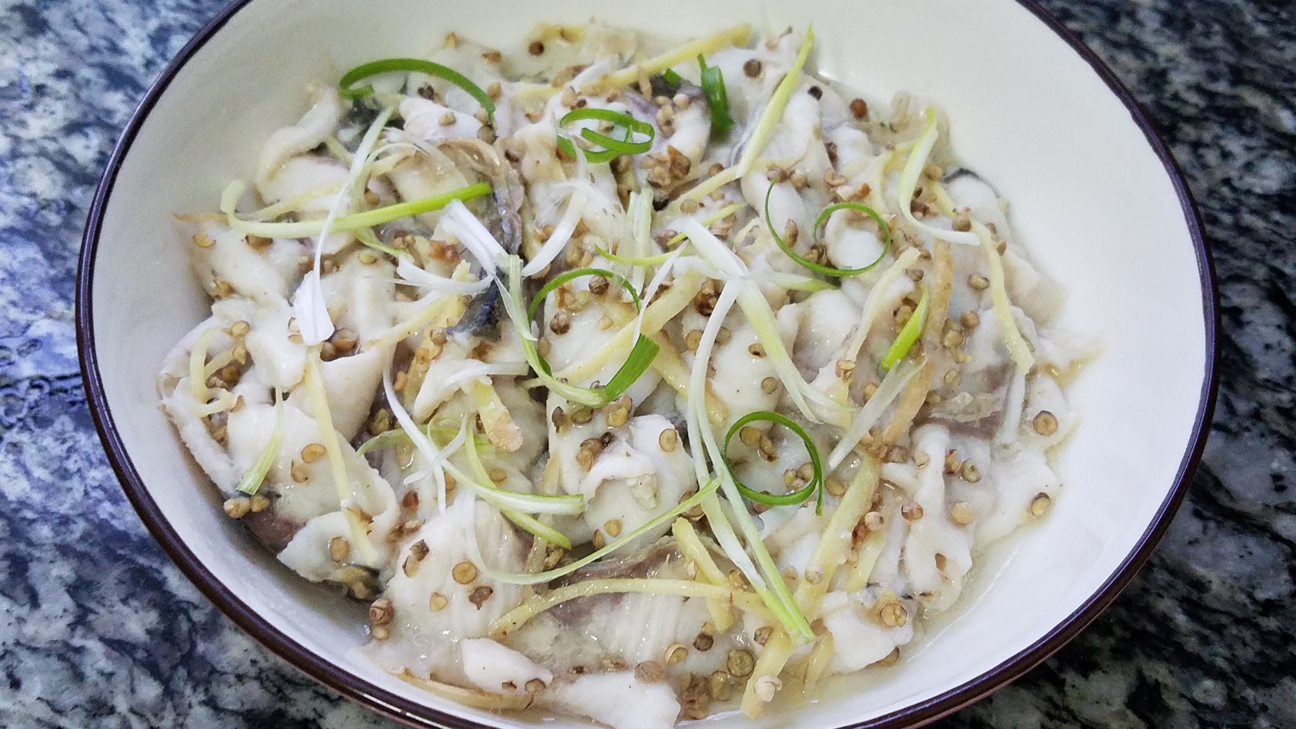 草鱼怎么炖好吃又简单方法大全,炖草鱼最简单好吃的做法