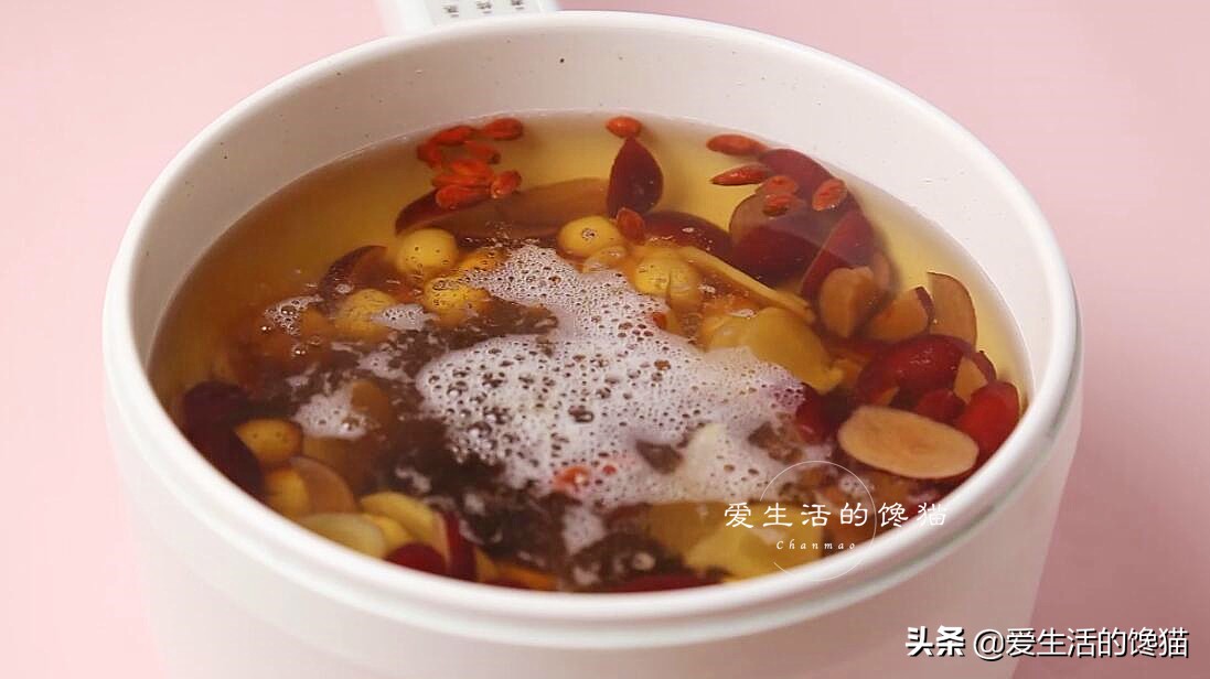 婆婆说女人要多喝生姜水,婆婆从小告诉我要多喝玉米粥