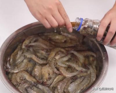 活大虾怎么冷冻才能保鲜,大虾怎么解冻才能保鲜