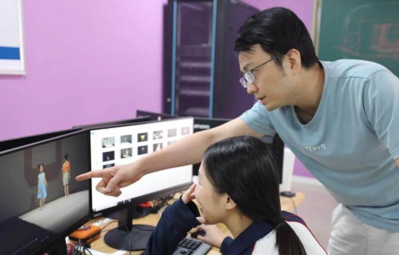 计算机类专业挣钱最少的专业是,计算机类专业最火爆专业就业前景