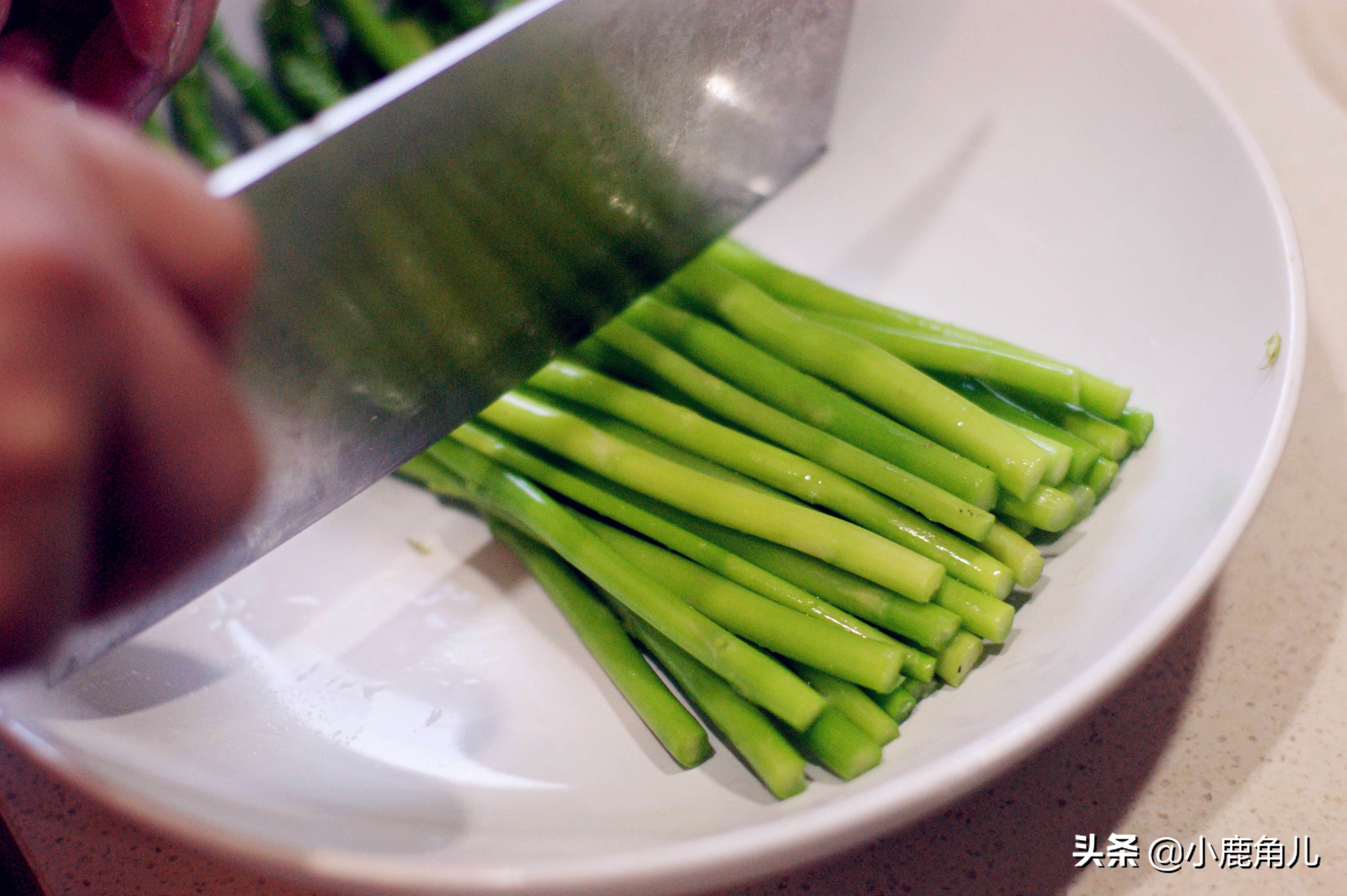 红烧素鸡卷,浙菜红烧卷鸡做法