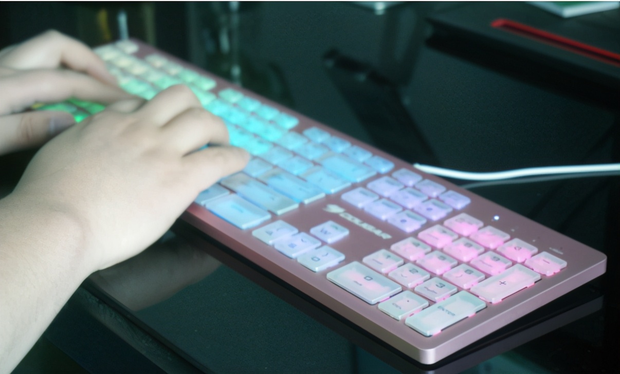 戴尔巧克力键盘测评,漂亮得不像实力派的上一句