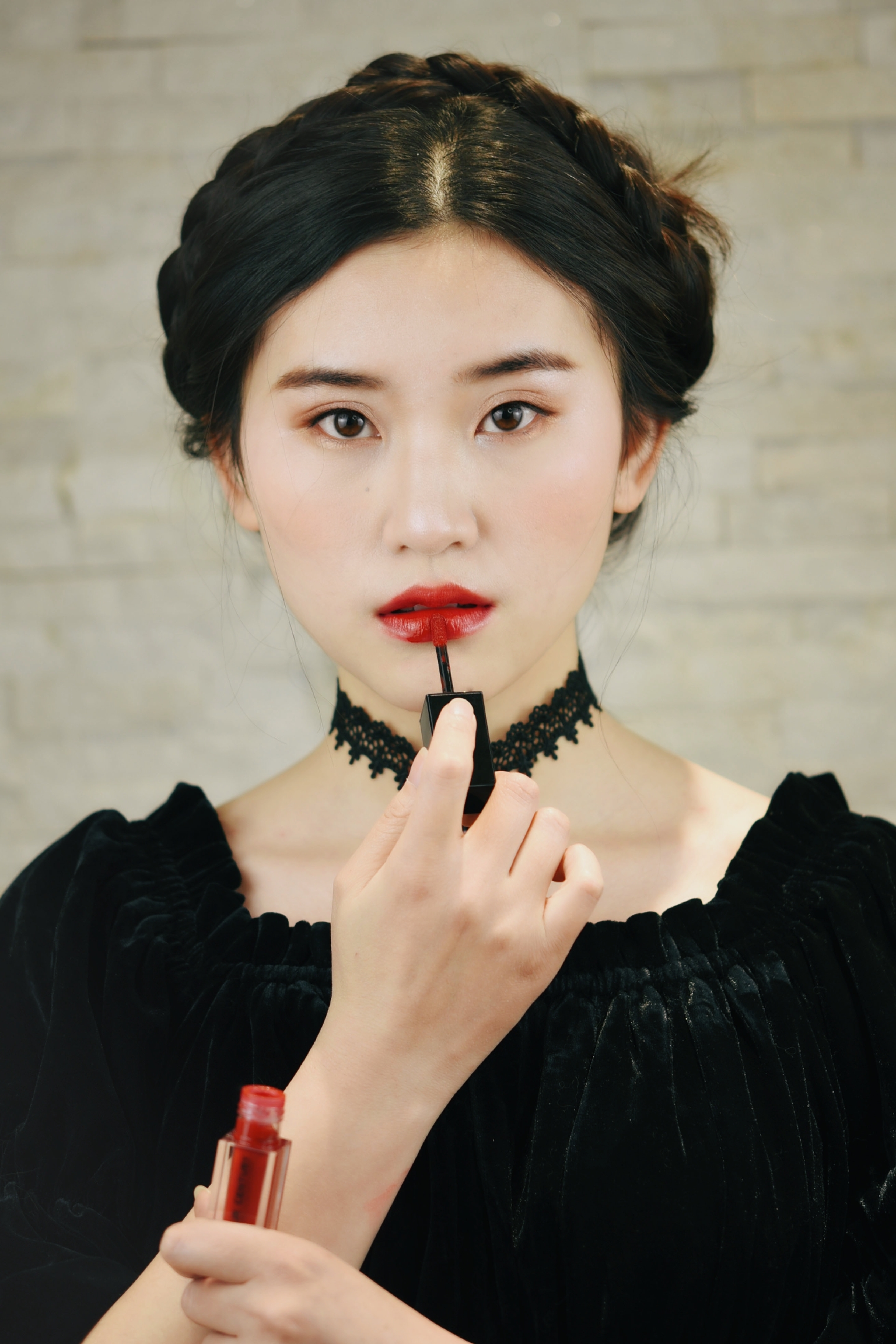 只卖一个色号唇釉哑光,唇釉99元一支