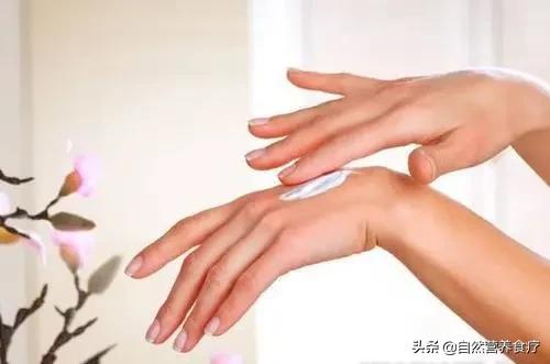 女人过得好不好看她的指甲就知道,一个女人过得好不好就看她的手