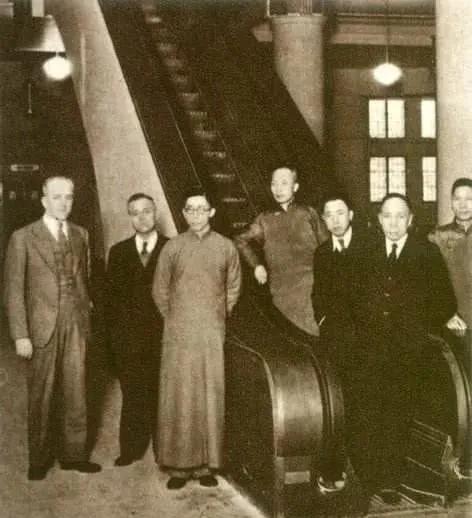 【有情有意】一盏灯,点亮“购物天堂”的传奇