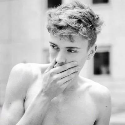 欧美头像ins高级小孩,欧美大叔成熟有魅力头像