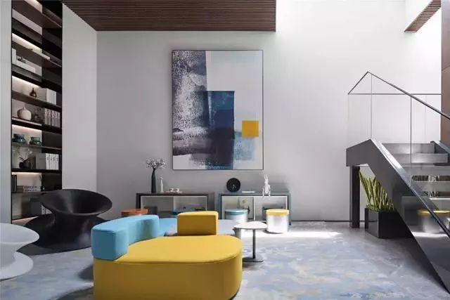 新中式挑空客厅极简风格,意式极简挑空客厅效果图