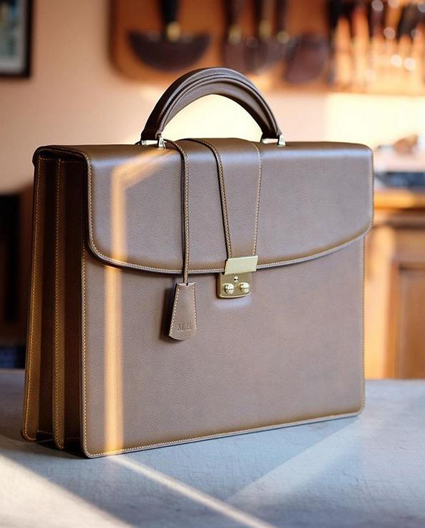 手工皮具为什么这么贵,手工皮具定制的优缺点