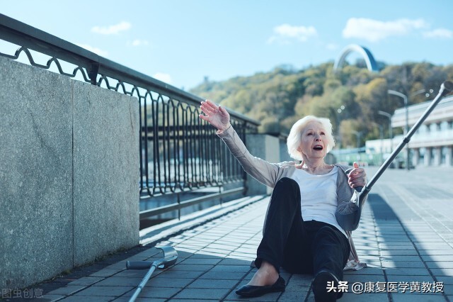 怎样倒走治腰椎间盘突出,倒着走路能治腰椎间盘突出