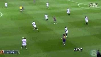 梅西晃倒博阿滕视频无水印高清,巴萨3:0拜仁梅西晃倒博阿滕