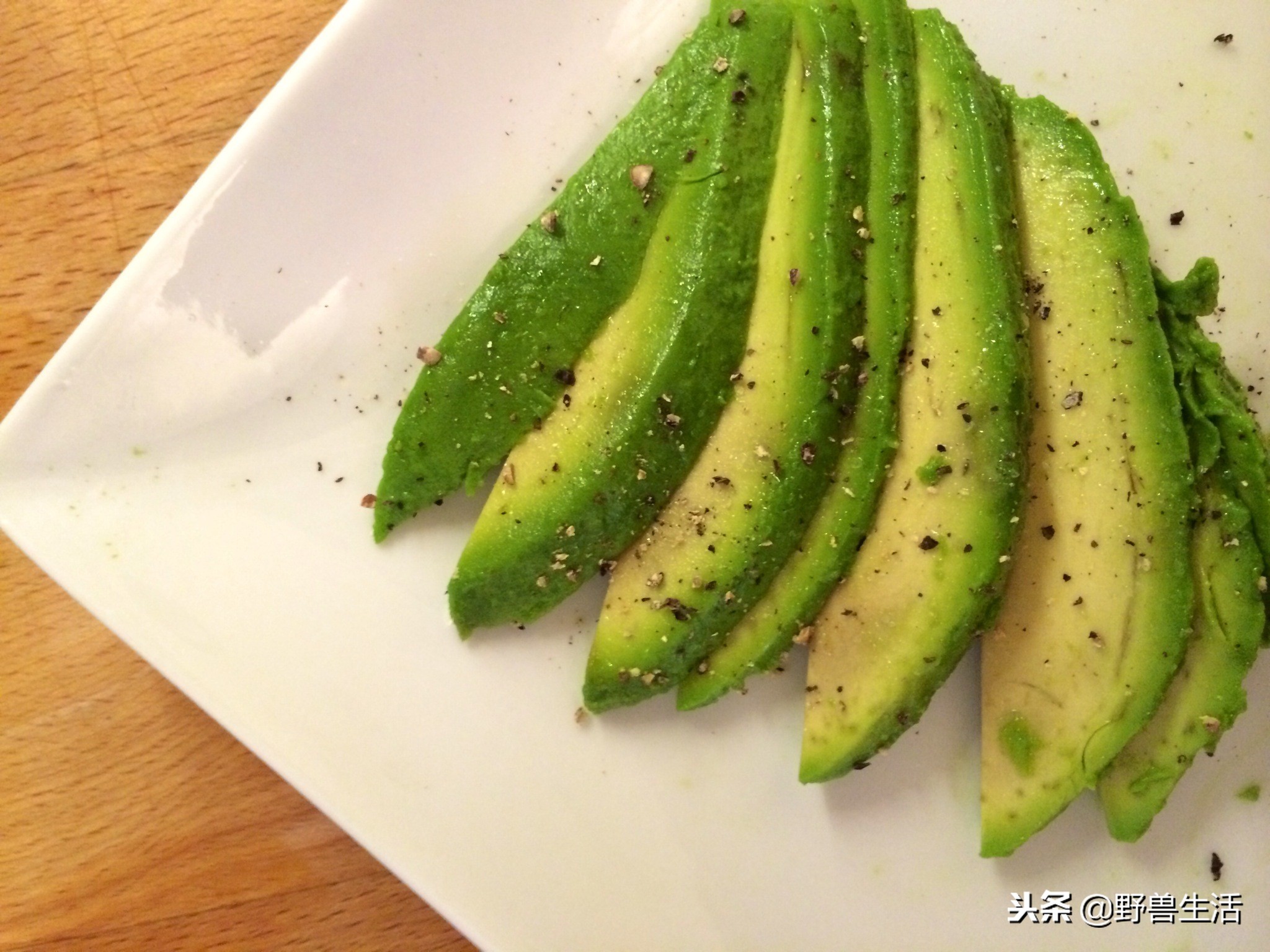 牛油果是真有营养还是虚假宣传,被捧上天却毫无作用的食物