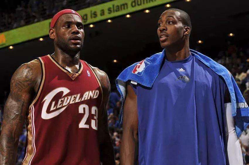 曾经的联盟第一中锋德怀特霍华德,当年联盟第一中锋姚明