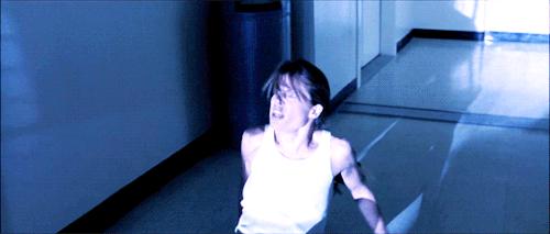 “你这该死的金属混蛋!”等了28年就为终结者的莎拉·康纳说这话