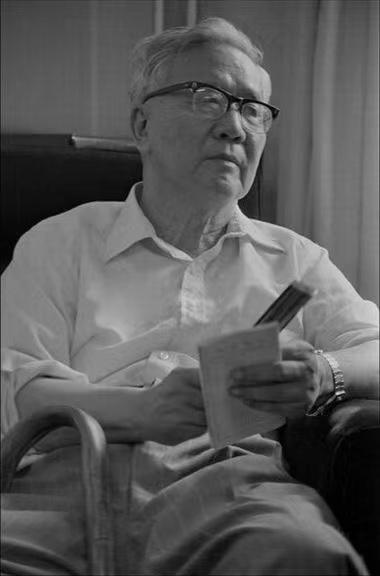 华罗庚读完《七律和郭沫若同志》,给毛主席写信:勤学毛著脱旧胎