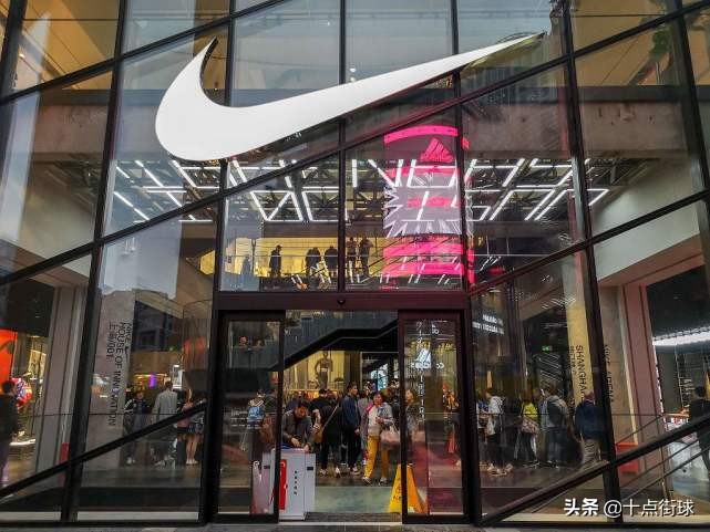 美国死亡超10万！耐克被曝工厂店将退出中国，疑似跟美企撤回有关