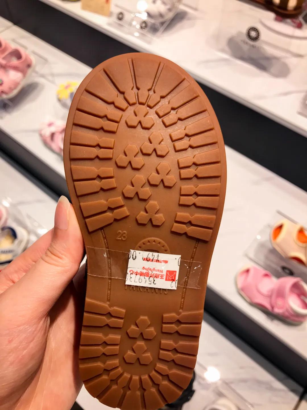 儿童穿哪种凉鞋比较好测评,关爱宝宝从脚开始