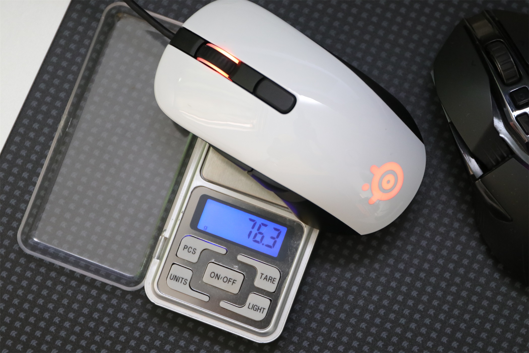 轻量化鼠标性价比推荐,200到300无线轻量化鼠标