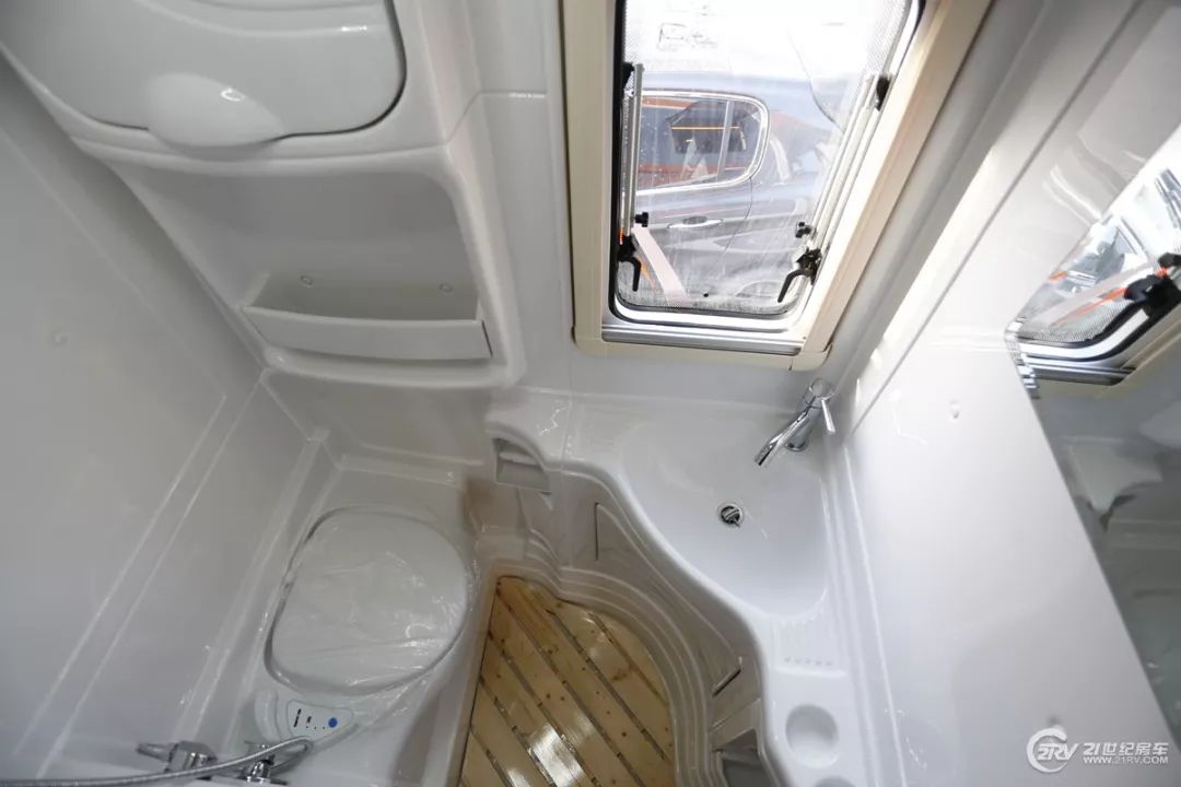 新款依维柯欧胜ad02后拓展房车,手动挡依维柯欧胜拓展房车大全